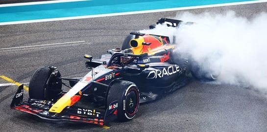 Στο F1 GP Άμπου Ντάμπι ο Max Verstappen έκανε το ασύλληπτο 19 στα 22