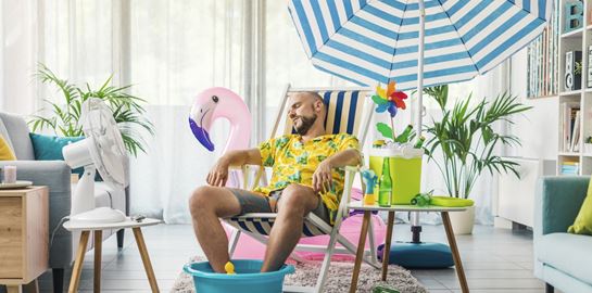 Τι λέει η ψυχολογία για εσένα που θέλεις να περνάς το Σαββατοκύριακο στο σπίτι