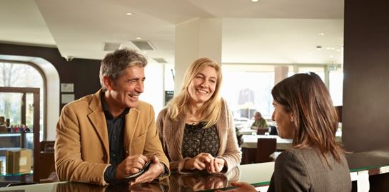 Τι θέλει επιτέλους αυτός ο τουριστικός φόρος από τα ταξίδια μας;