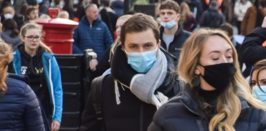 Κορονοϊός: Στο κόκκινο με 72 θανάτους και 551 διασωληνωμένους