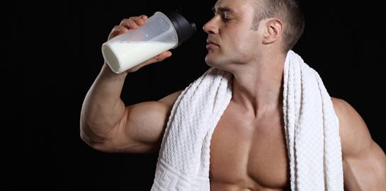 Το σωστό γάλα για να αυξήσεις τους μύες σου, σύμφωνα με την επιστήμη