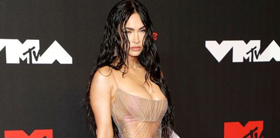 Megan Fox: Η αυτοκράτειρα είναι σχεδόν γυμνή