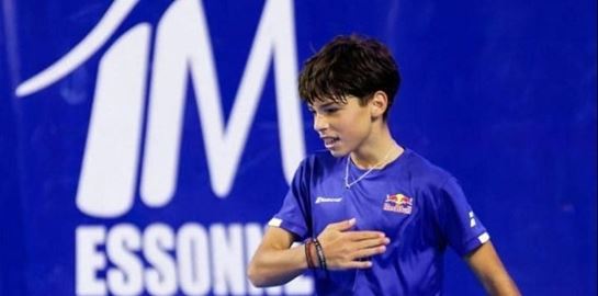 Ο 13χρονος Ραφαήλ Παγώνης είναι πρωταθλητής Ευρώπης στο τένις U14