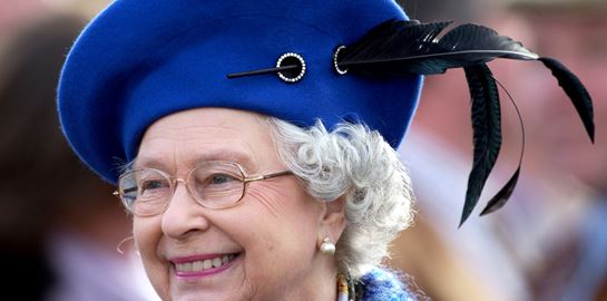 Το ολόχρυσο Nintendo Wii της Βασίλισσας Ελισάβετ βγαίνει στο σφυρί