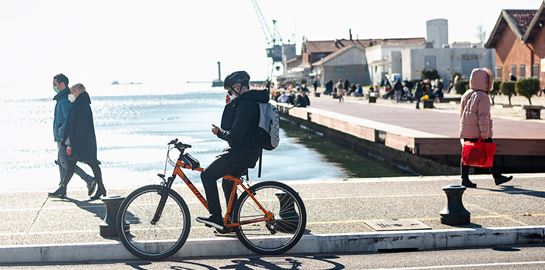 Οι λόγοι που δεν πέφτουν τα κρούσματα κορονοϊού