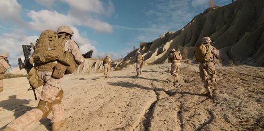 ΗΠΑ και Βρετανία εξαπέλυσαν πυραυλικά πλήγματα εναντίον των Χούθι, με αντίποινα απειλούν εκείνοι