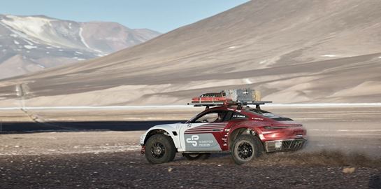 Μια Porsche 911 στο υψηλότερο ηφαίστειο του κόσμου