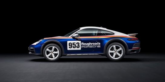 Η αίσθηση του να μπαίνεις μέσα στη νέα Porsche 911 Dakar