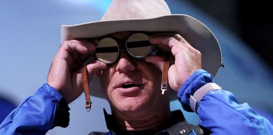 Το σπάνιο Omega Speedmaster του Jeff Bezos που ταξίδεψε στο διάστημα