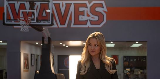 Nέα σειρά του Netflix έχει σχέση με την ιδιοκτήτρια των Λέικερς