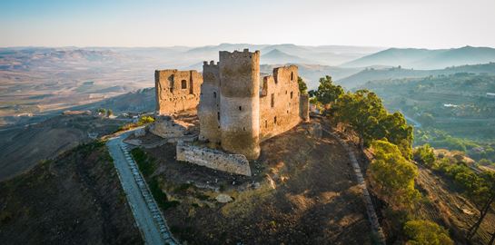 Αποκτώντας ένα μυθικό κάστρο στην τιμή ενός κανονικού σπιτιού
