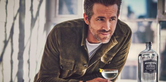Ο Ryan Reynolds μόλις πούλησε το gin του για €500.000.000