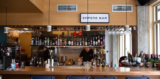 Στην Κυψέλη "Έπρεπε" να γίνει ένα μπαρ. Και έγινε.