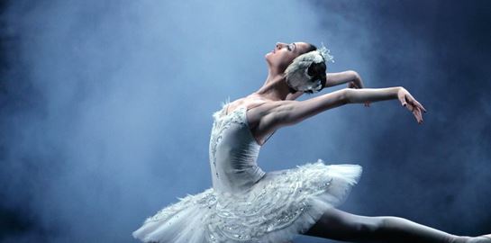 Η αναστολή της &quot;Λίμνης των Κύκνων&quot; φέρνει αντιδράσεις στο Twitter