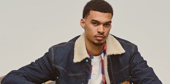 Ο Victor Wembanyama πλέον φοράει μόνο Lοuis Vuitton