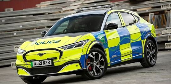 Πώς θα σώσουν την αστυνομία τα ηλεκτρικά αυτοκίνητα