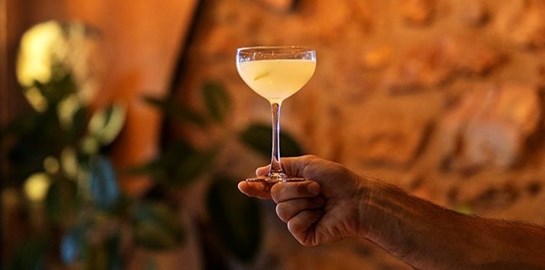 Στη Νέα Φιλαδέλφεια ξέρουν (και) από cocktails