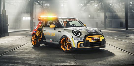 To Mini Electric Pacesetter κατακτά τις πίστες