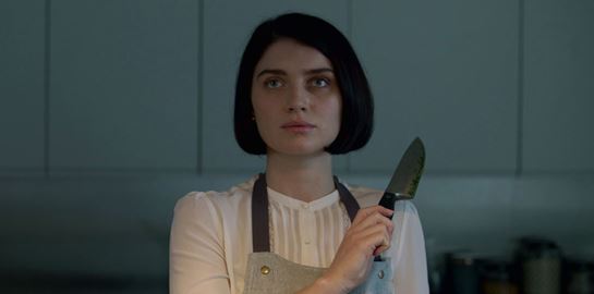 Η Eve Hewson πρωταγωνιστεί στο Behind Her Eyes του Netflix