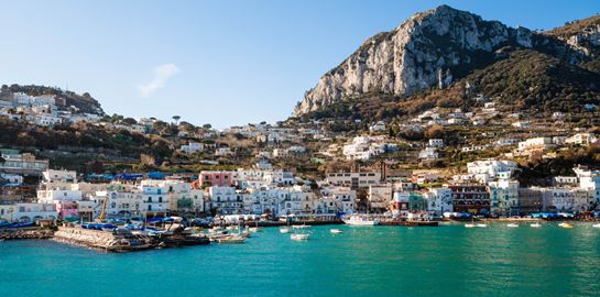 Η κούρσα των Covid-free νησιών στη Μεσόγειο