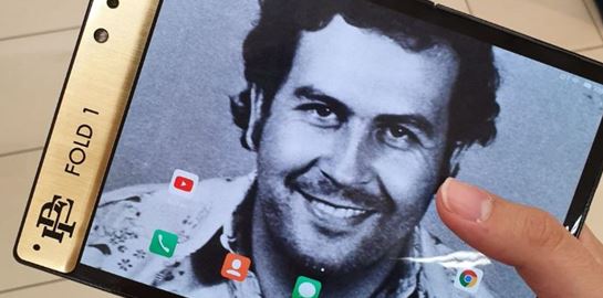 O αδερφός του Pablo Escobar μόλις παρουσίασε το smartphone του