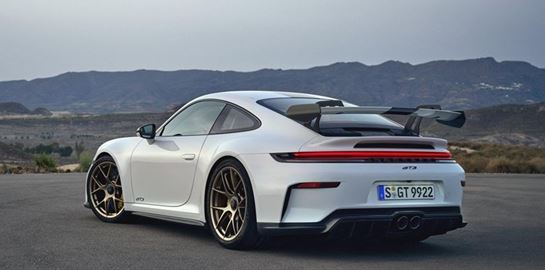 Η νέα και τρομερή Porsche 911 GT3-για πρώτη φορά με πίσω καθίσματα (video)