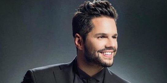 Αντιδράσεις για τραγούδι του Γιώργου Τσαλίκη σε χριστουγεννιάτικο πάρκο στα Τρίκαλα (video)