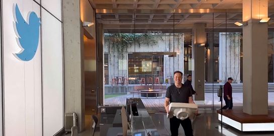 Το σχέδιο του Elon Musk για να βγάλει χρήματα από το σεξ στο Twitter