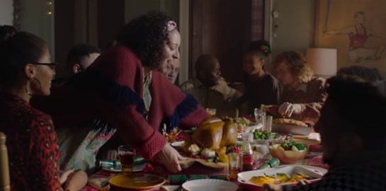 Το νέο spot της Coca-Cola φέρνει τα Χριστούγεννα, φυσικά