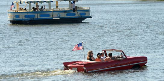 Το εξωφρενικό αμφίβιο αυτοκίνητο των 60s βγαίνει στο σφυρί