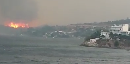 Στις φλόγες και το Μαρμάρι Ευβοίας