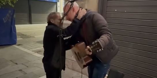 Μια συγκινητική στιγμή για τον Σταύρο Ξαρχάκο