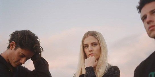 Οι London Grammar ζουν στο δικό τους παράλληλο σύμπαν