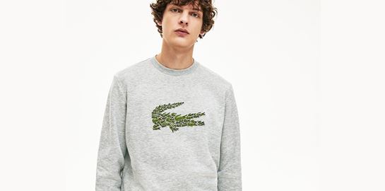 Το τεράστιο κροκοδειλάκι της Lacoste για τα Χριστούγεννα