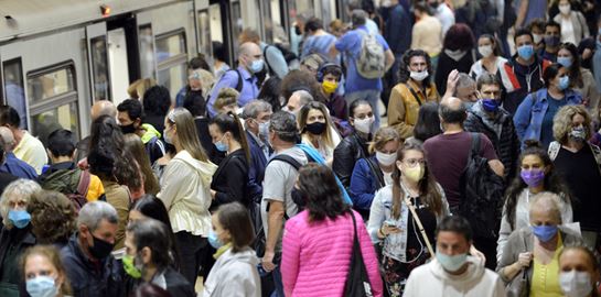 Κορονοϊός: 4.500 νέα κρούσματα