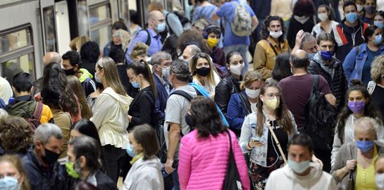 3.586 νέα κρούσματα κορονοϊού