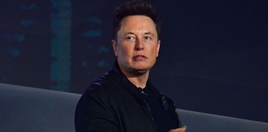 Ο Elon Musk λέει πως το Tesla των 25.000 ευρώ, ‘θα μας πάρει τα μυαλά’