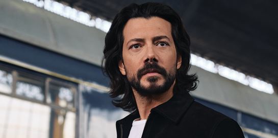 O Álvaro Morte θέλει να αντέξει στον χρόνο