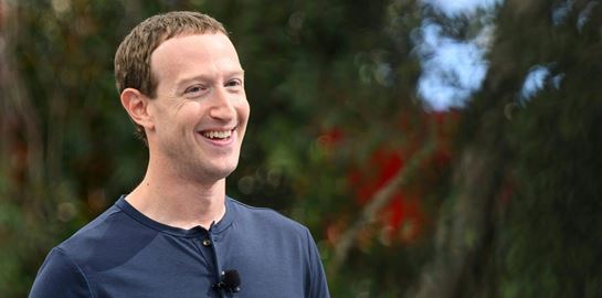 O Mark Zuckerberg έβγαλε τραγούδι και είναι ανατριχιαστικό