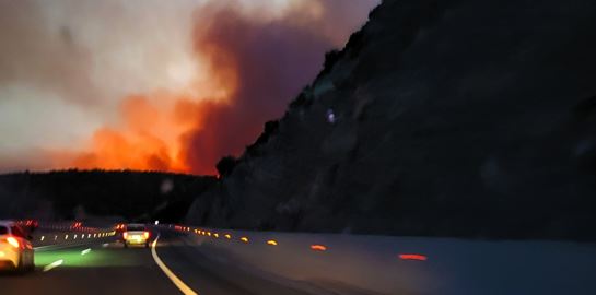 Συνεχίζεται η μάχη με τις φλόγες σε Αίγιο, Κέρκυρα, Κάρυστο, Ρόδο και Υλίκη