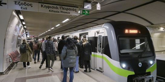 Ανέπαφες πληρωμές με κάρτα σε μετρό, τραμ, λεωφορεία και τρόλεϊ από σήμερα