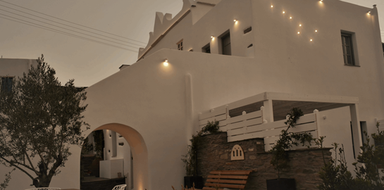 Ένα αρχοντικό 220 ετών στην Τήνο μεταμορφώνεται σε υπέροχο ξενοδοχείο