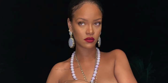 Καμία έκπληξη, η Rihanna topless στο Instagram