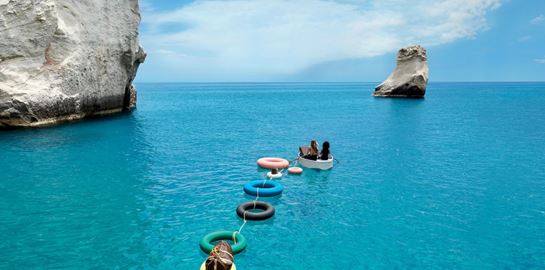 Όταν η Louis Vuitton γοητεύτηκε από την Μήλο