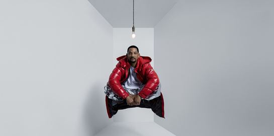 O Will Smith νικά τη βαρύτητα στη νέα καμπάνια της Moncler
