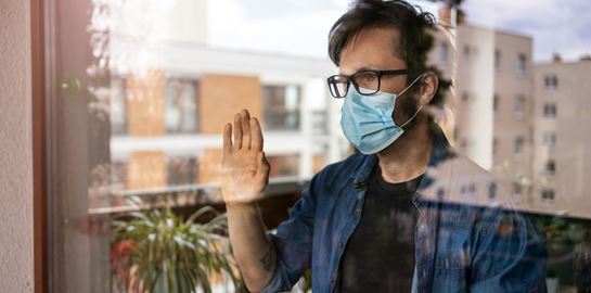 Κορονοϊός: 2.405 νέα κρούσματα και 521 διασωληνωμένοι