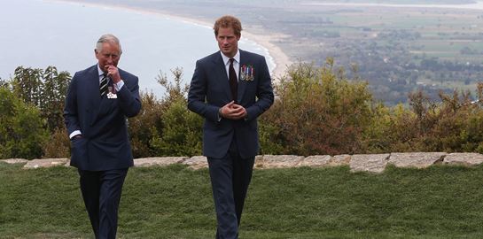 Παγκόσμια ανησυχία για τον βασιλιά Κάρολο