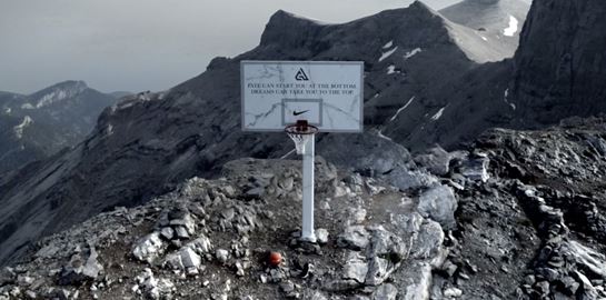 Η Nike σκαρφάλωσε στον Όλυμπο για τον Γιάννη Αντετοκούνμπο