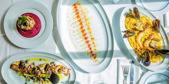 Η ιστορία της διασημότερης θαλασσινής κουζίνας στην Αθήνα