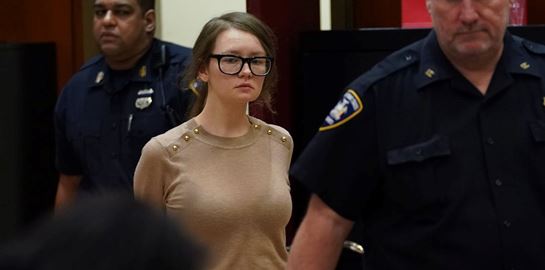 Inventing Anna: Η Anna Sorokin έπαιξε τη ζωή στα δάχτυλα με πειραγμένα ζάρια